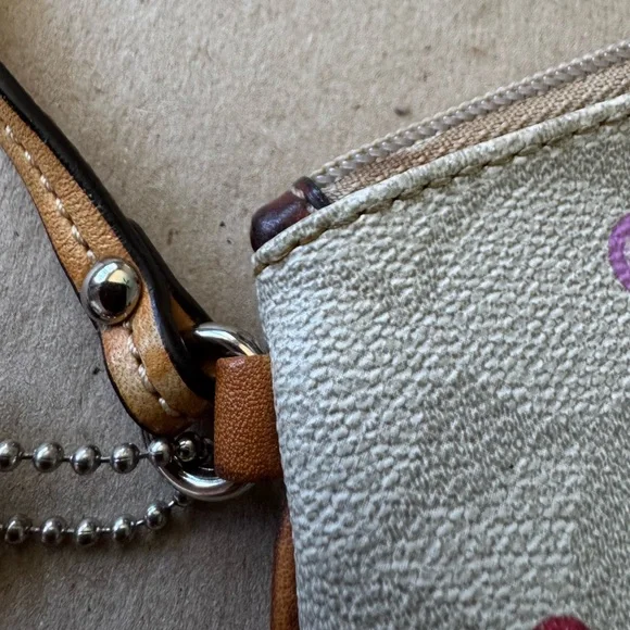 Coach Wristlet - Picture 12 of 12